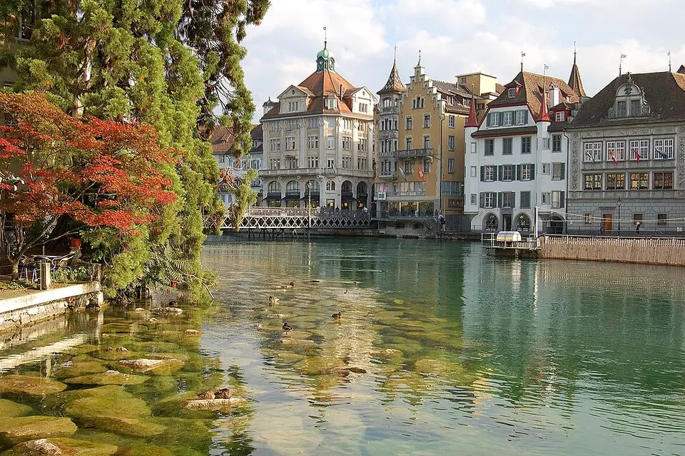 Authentischer Reisemoment in Vierwaldstättersee – passend zu Busreise Vierwaldstättersee im Sommer – Tipps zur Auswahl