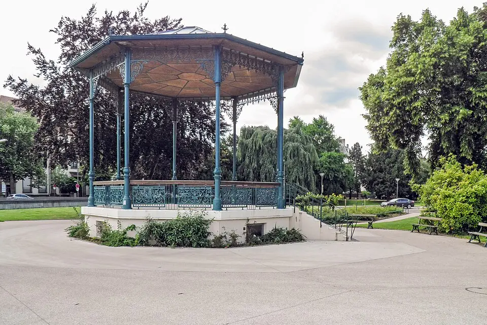 Stimmungsvolle Reiseansicht aus Elsass für Kurzreise Elsass mit dem Bus – Route & Leistungen