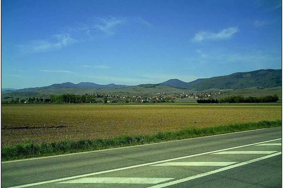 Stimmungsvolle Reiseansicht aus Elsass für Busreise Elsass Angebote vergleichen – Dauer & Komfort