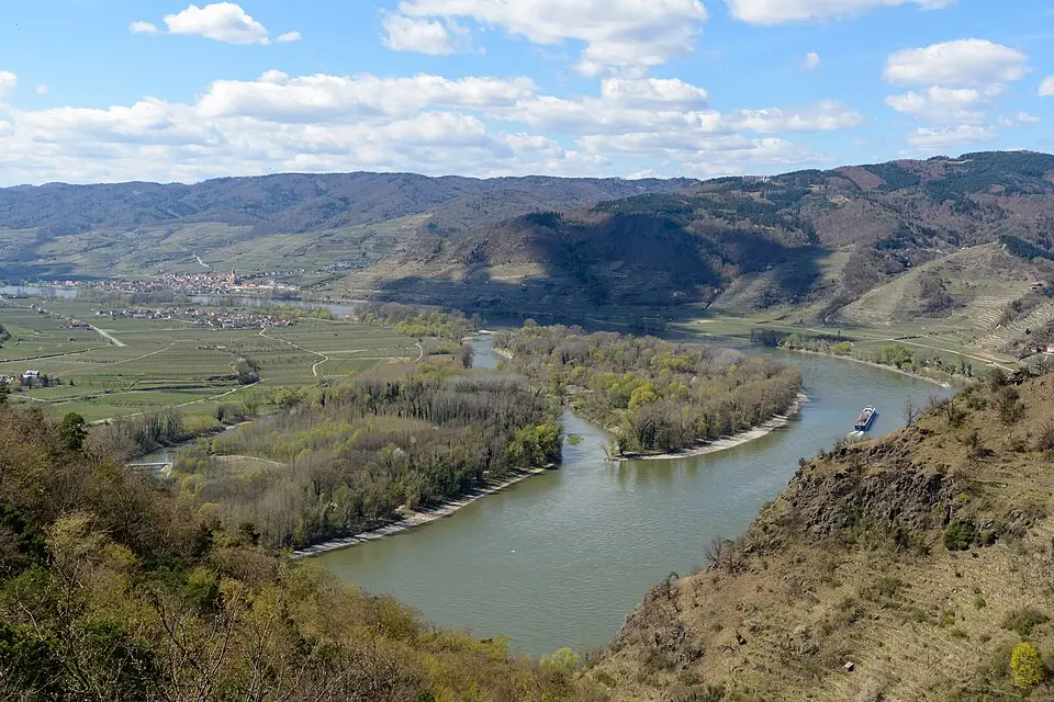 Landschaft und Sehenswürdigkeiten in Wachau für Beste Reisezeit für eine Busreise Wachau – ehrlich eingeordnet