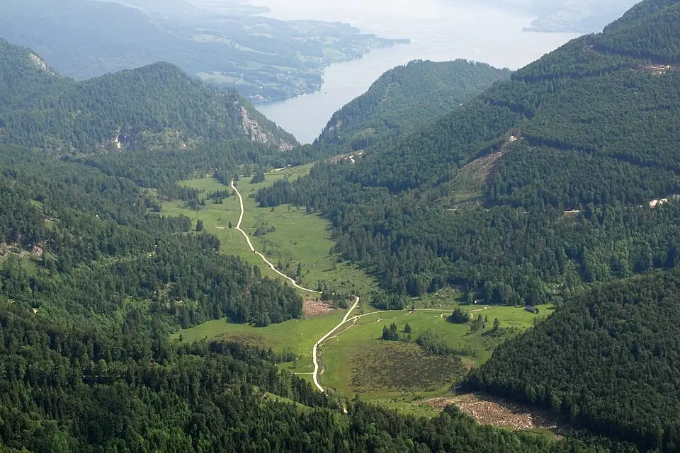 Authentischer Reisemoment in Salzkammergut – passend zu Busreise Salzkammergut mit Rollator – Route & Leistungen