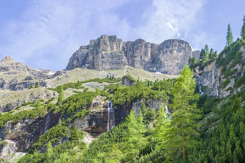 Stimmungsvolle Reiseansicht aus Südtirol für Panoramareise Südtirol mit dem Bus – Reiseguide