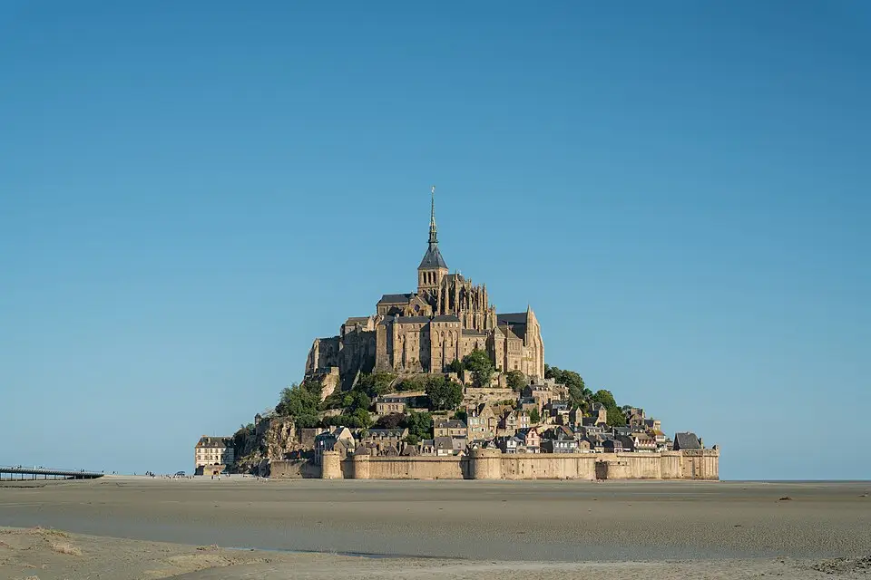 Landschaft und Sehenswürdigkeiten in Normandie für Busreise Normandie für Senioren – Reiseguide