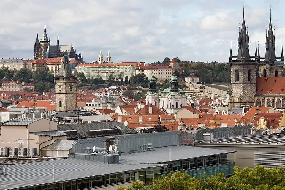 Landschaft und Sehenswürdigkeiten in Prag für Gruppenreise Prag mit dem Bus – Reisecheck