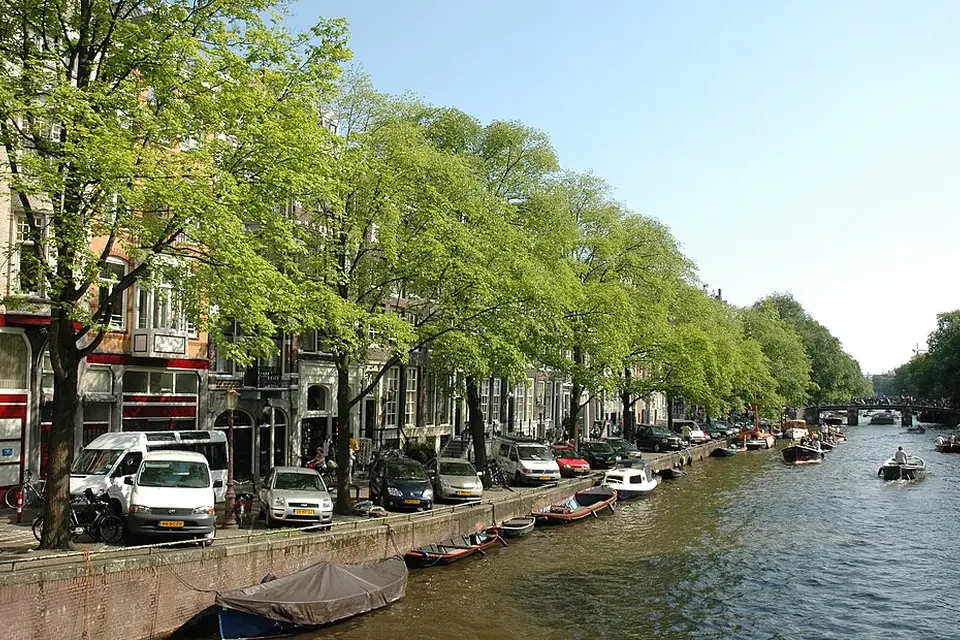 Landschaft und Sehenswürdigkeiten in Amsterdam für Busreise Amsterdam mit Reiseleitung – Dauer & Komfort