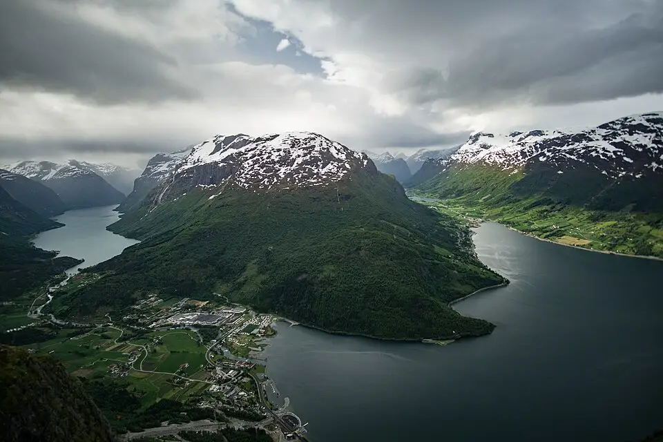 Landschaft und Sehenswürdigkeiten in Norwegische Fjorde für Busreise Norwegische Fjorde ohne Nachtfahrt – Reiseguide