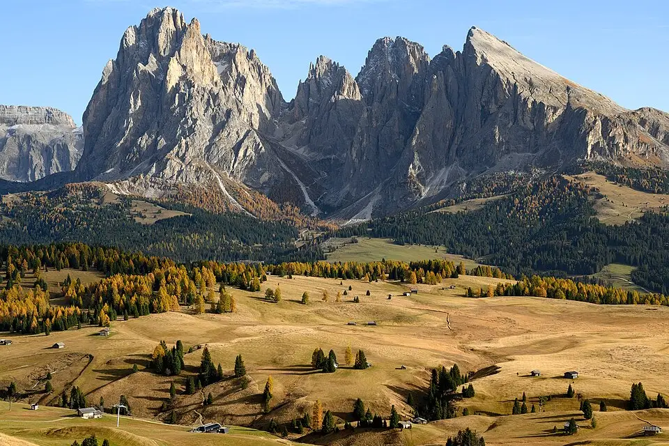 Stimmungsvolle Reiseansicht aus Südtirol für Busreise Südtirol mit 4-Sterne-Hotel – Dauer & Komfort