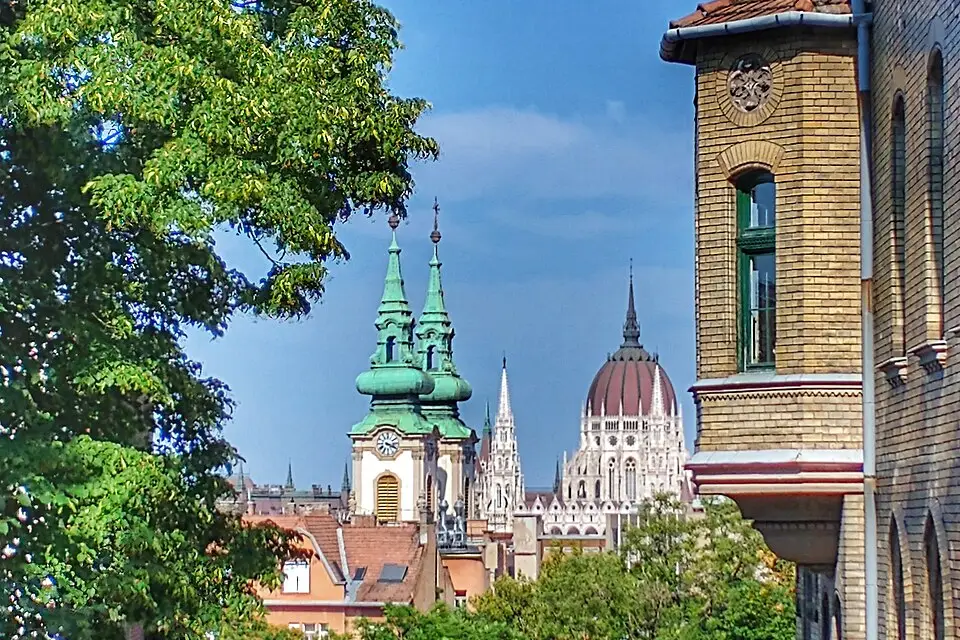 Authentischer Reisemoment in Budapest – passend zu Busreise Budapest mit wenig Gehstrecke – Route & Leistungen