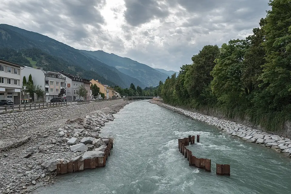 Stimmungsvolle Reiseansicht aus Tirol für Busreise Tirol für Alleinreisende – Route & Leistungen