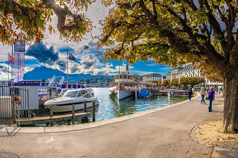 Landschaft und Sehenswürdigkeiten in Vierwaldstättersee für Singlereise Vierwaldstättersee mit dem Bus – Route & Leistungen