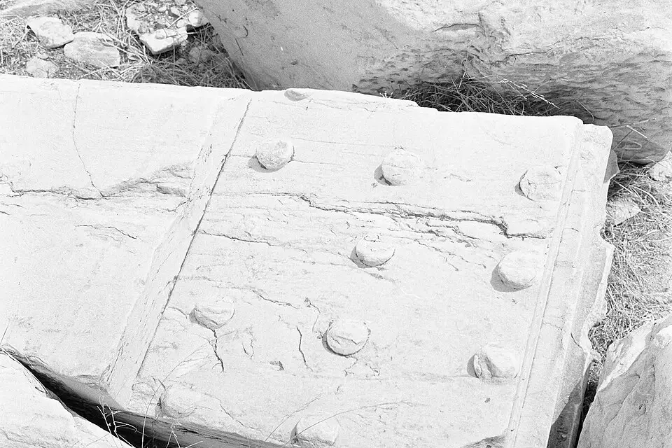 Authentischer Reisemoment in Athen – passend zu Busreise Athen im Frühling – Dauer & Komfort