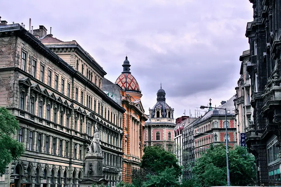 Landschaft und Sehenswürdigkeiten in Budapest für Panoramareise Budapest mit dem Bus – ehrlich eingeordnet