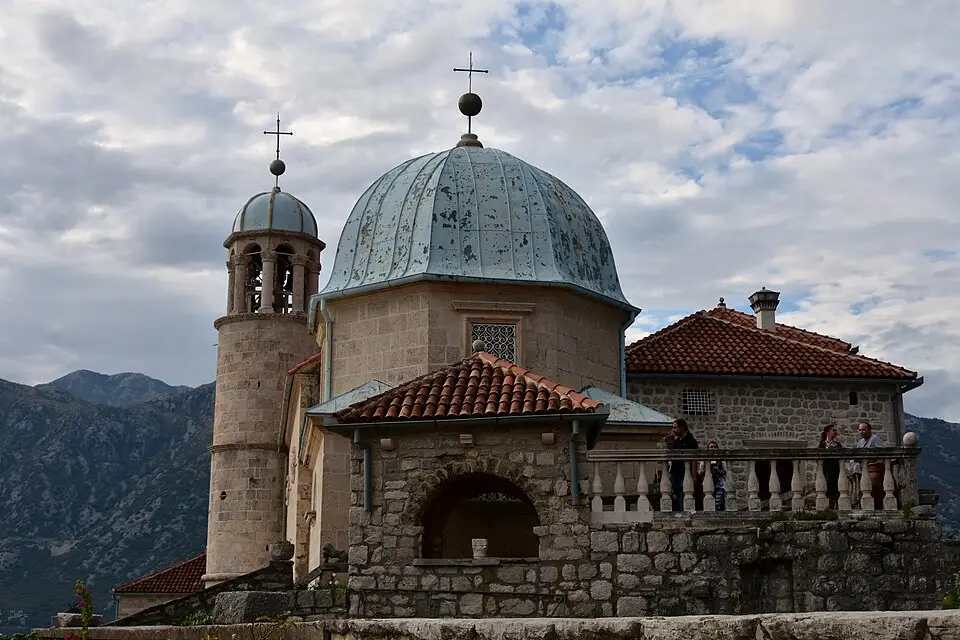 Authentischer Reisemoment in Montenegro – passend zu Busreise Montenegro für Senioren mit Haustürabholung – Reiseguide