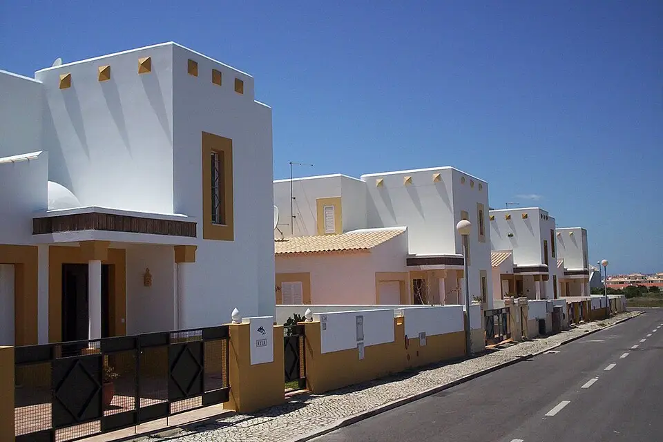 Stimmungsvolle Reiseansicht aus Algarve für Barrierearme Busreise Algarve – Dauer & Komfort