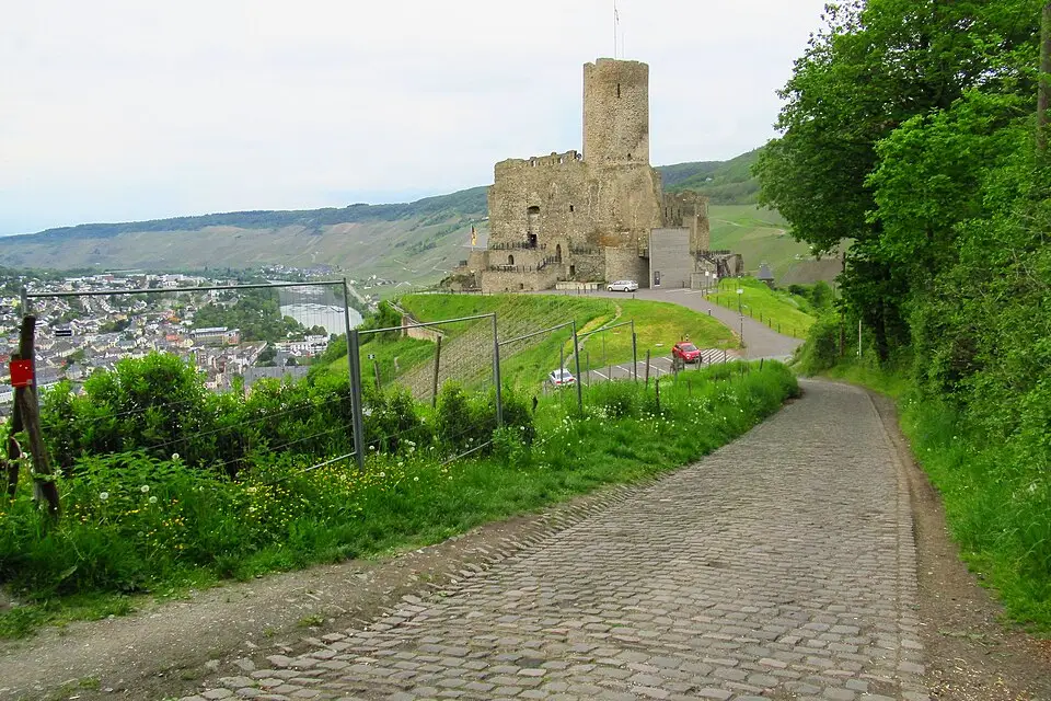 Landschaft und Sehenswürdigkeiten in Mosel für Busreise Mosel ohne Nachtfahrt – Dauer & Komfort