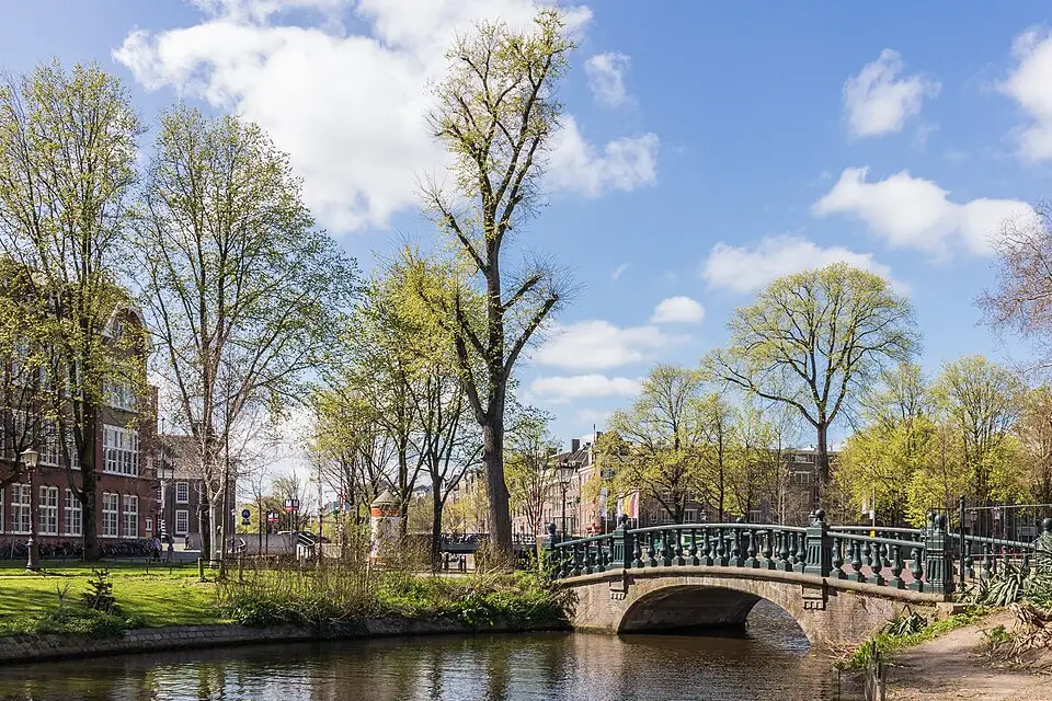 Stimmungsvolle Reiseansicht aus Amsterdam für Busreise Amsterdam ab München – Route & Leistungen
