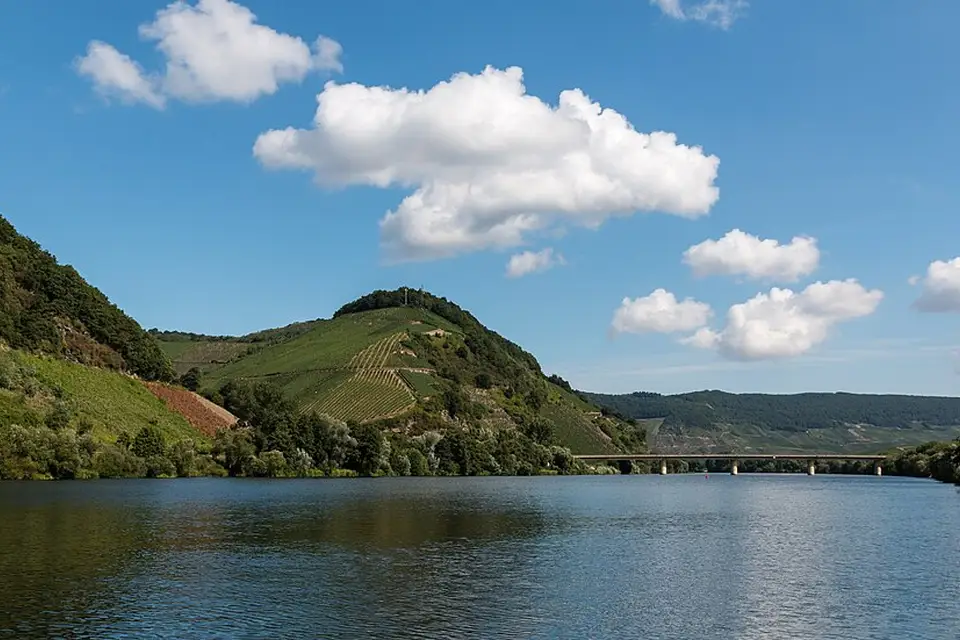 Landschaft und Sehenswürdigkeiten in Mosel für Busreise Mosel ab Stuttgart – Tipps zur Auswahl