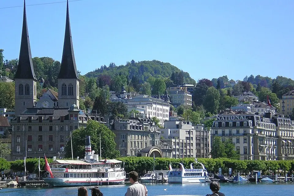 Authentischer Reisemoment in Vierwaldstättersee – passend zu Busreise Vierwaldstättersee – Reisecheck