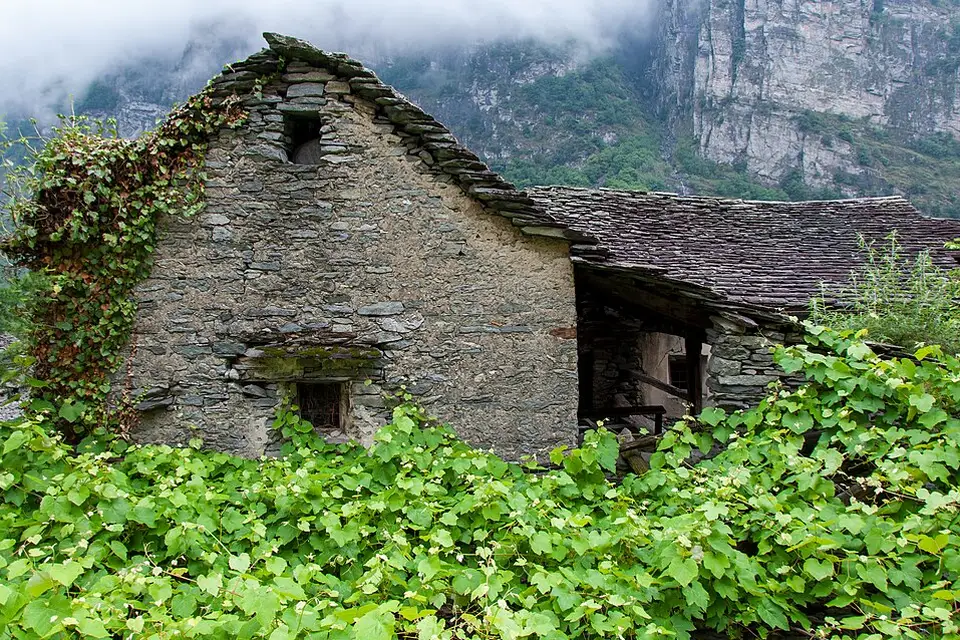 Landschaft und Sehenswürdigkeiten in Tessin für Busreise Tessin ab Stuttgart – Reisecheck