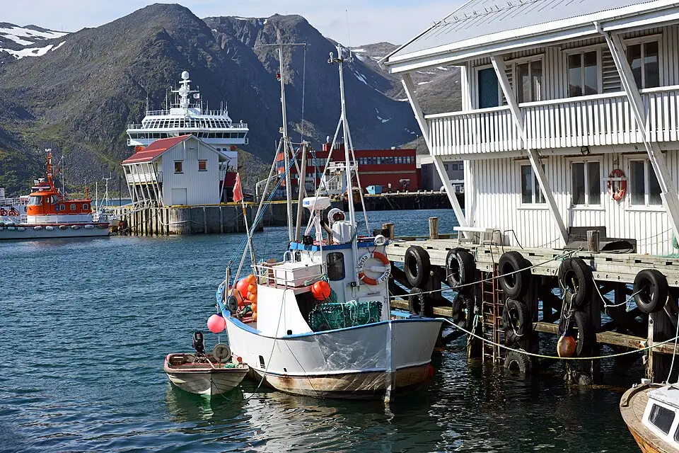 Authentischer Reisemoment in Nordkap – passend zu Busreise Nordkap im Herbst – Tipps zur Auswahl