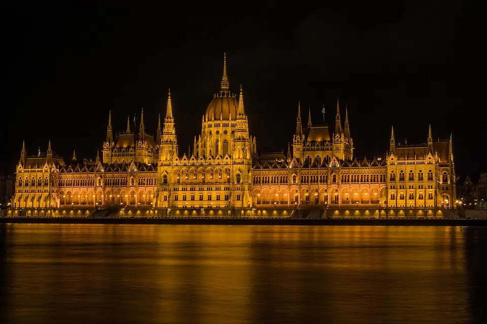 Authentischer Reisemoment in Budapest – passend zu Busreise Budapest im Frühling – Dauer & Komfort