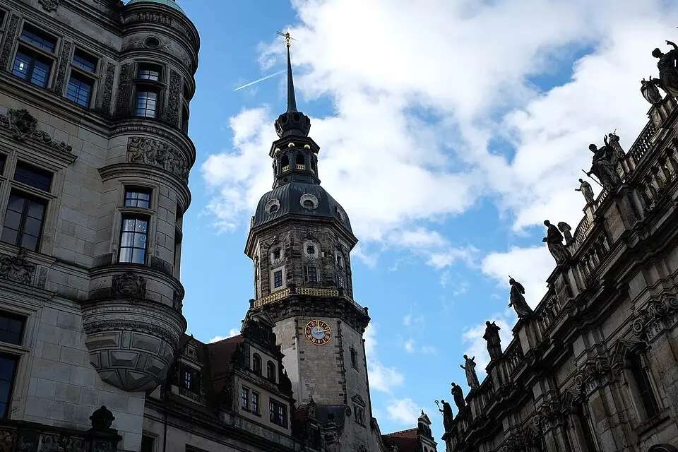 Stimmungsvolle Reiseansicht aus Dresden für Genussreise Dresden mit dem Bus – Reiseguide