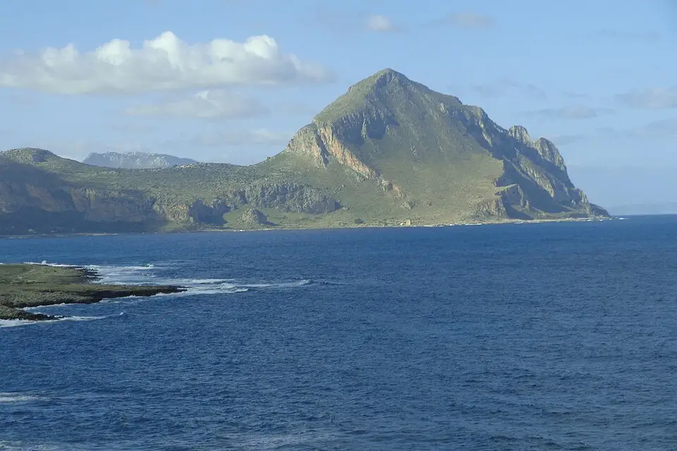 Stimmungsvolle Reiseansicht aus Sizilien für Panoramareise Sizilien mit dem Bus – Tipps zur Auswahl