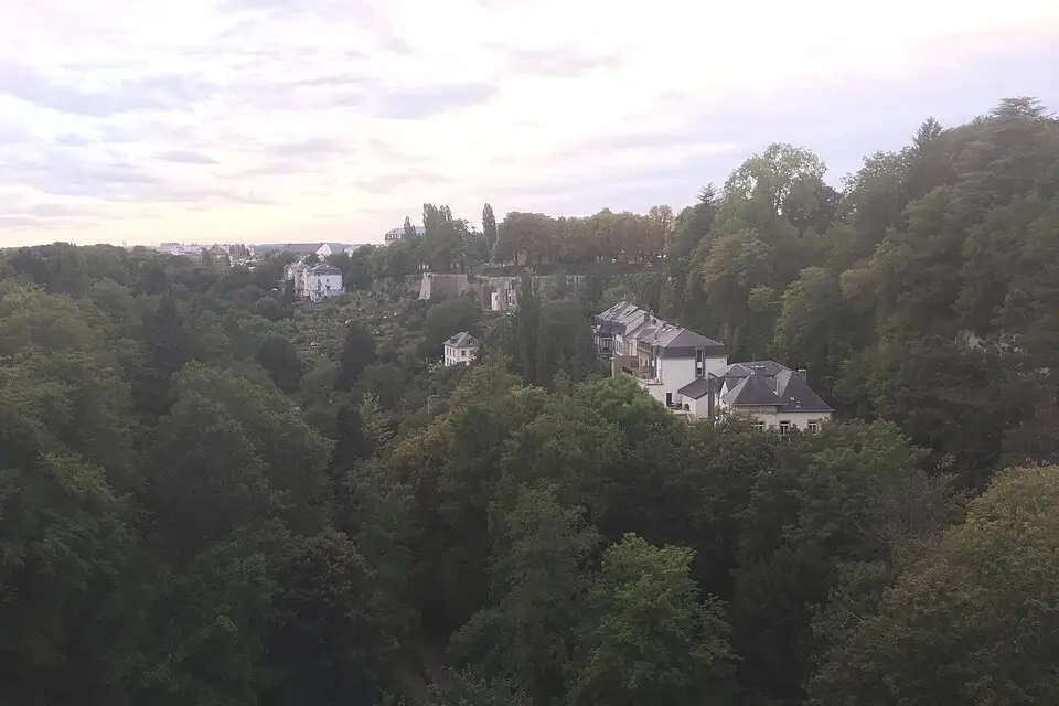 Authentischer Reisemoment in Luxemburg – passend zu Silvesterreise Luxemburg mit dem Bus – Reiseguide
