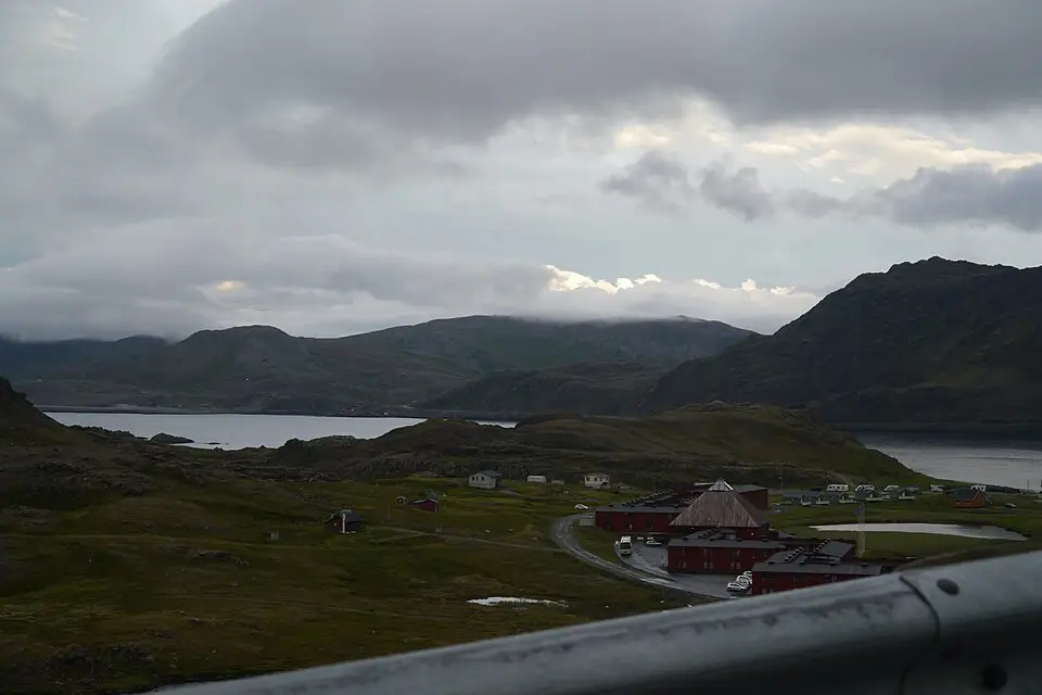 Landschaft und Sehenswürdigkeiten in Nordkap für Erlebnisreise Nordkap mit dem Bus – ehrlich eingeordnet