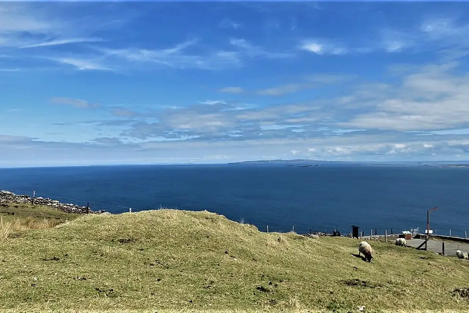 Authentischer Reisemoment in Irland – passend zu Busreise Irland mit 4-Sterne-Hotel – Tipps zur Auswahl