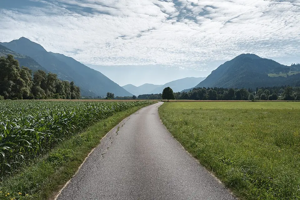 Stimmungsvolle Reiseansicht aus Kärnten für Busreise Kärnten ab Stuttgart – Reiseguide