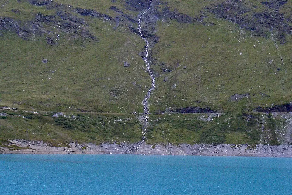 Authentischer Reisemoment in Wallis – passend zu Busreise Wallis Angebote vergleichen – Reiseguide
