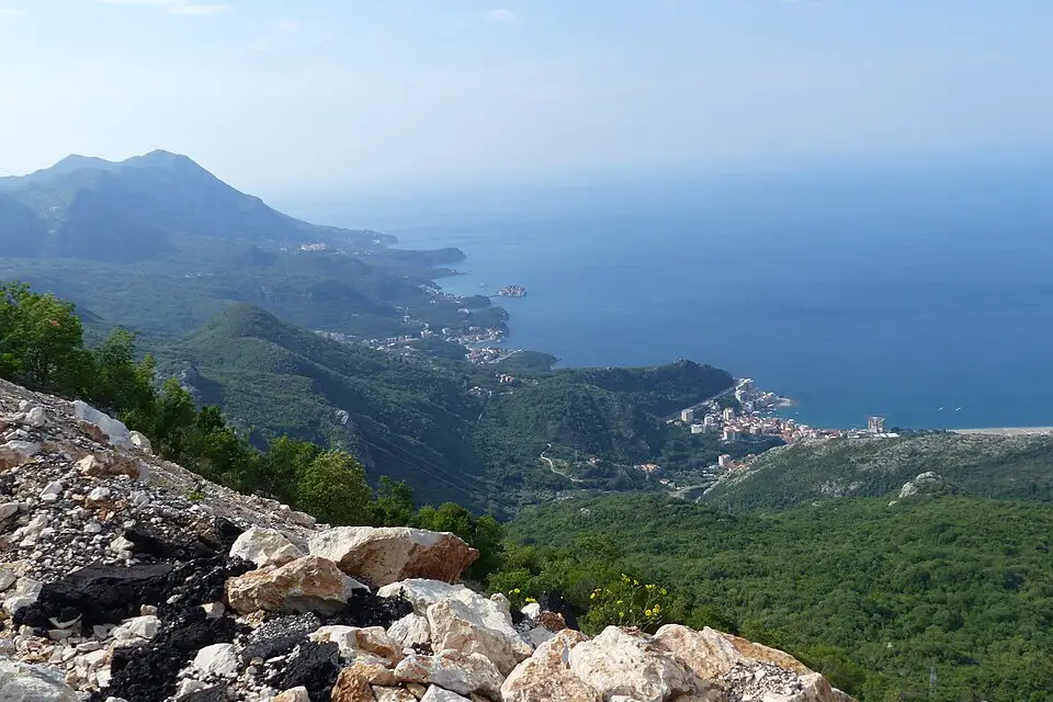 Landschaft und Sehenswürdigkeiten in Montenegro für Genussreise Montenegro mit dem Bus – Reiseguide