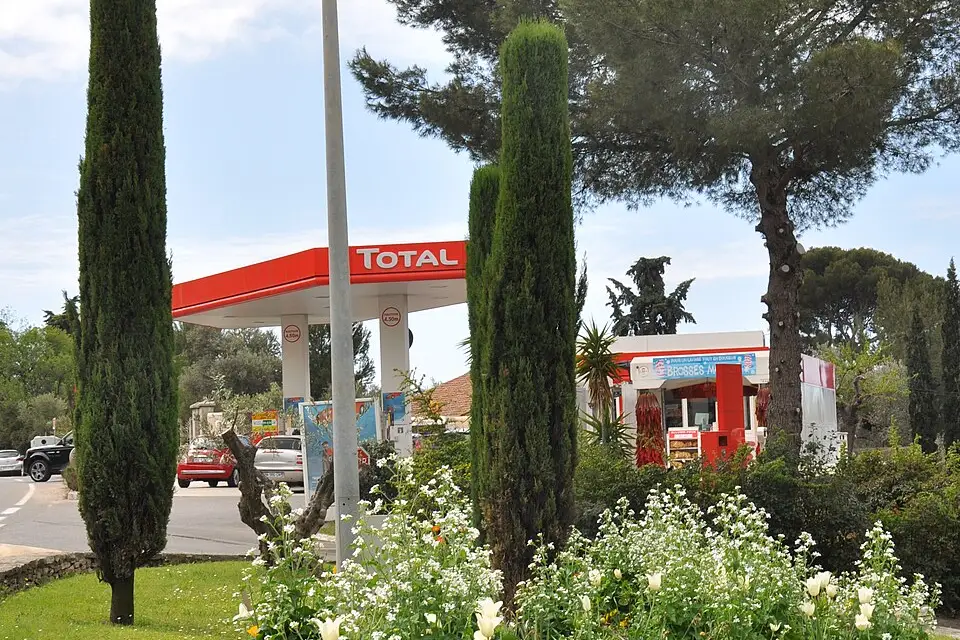 Stimmungsvolle Reiseansicht aus Provence für Rundreise Provence mit dem Bus – Dauer & Komfort
