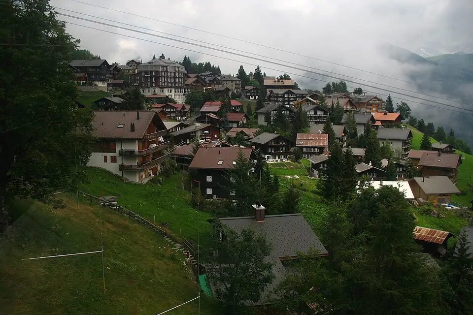Landschaft und Sehenswürdigkeiten in Berner Oberland für Busreise Berner Oberland mit Reiseleitung – ehrlich eingeordnet