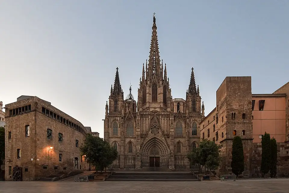 Landschaft und Sehenswürdigkeiten in Barcelona für Busreise Barcelona ab Stuttgart – Reiseguide