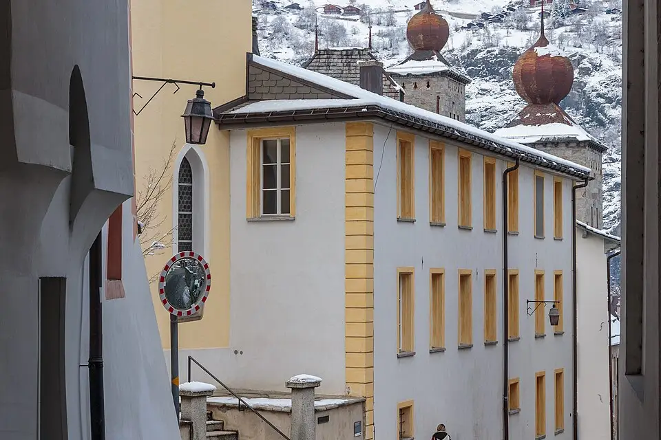Authentischer Reisemoment in Wallis – passend zu Naturreise Wallis mit dem Bus – Route & Leistungen