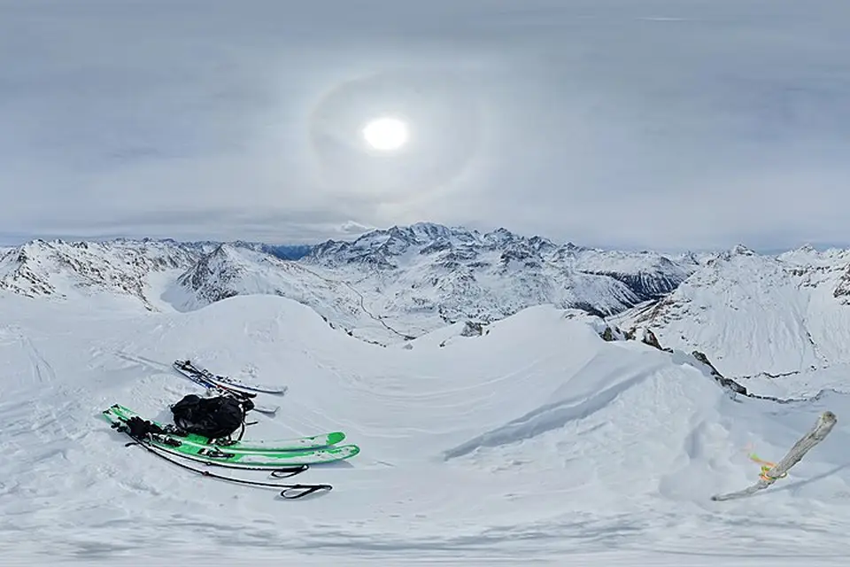 Stimmungsvolle Reiseansicht aus Engadin für Panoramareise Engadin mit dem Bus – ehrlich eingeordnet