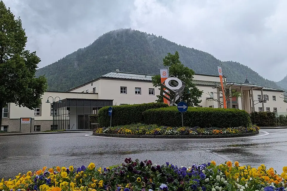 Stimmungsvolle Reiseansicht aus Salzkammergut für Busreise Salzkammergut Angebote vergleichen – Reisecheck