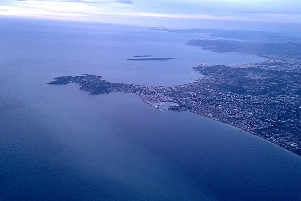 Stimmungsvolle Reiseansicht aus Côte d’Azur für Kulturreise Côte d’Azur mit dem Bus – ehrlich eingeordnet