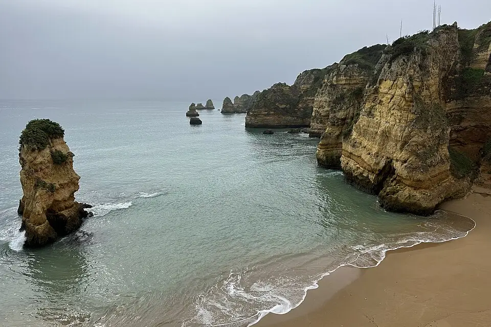 Landschaft und Sehenswürdigkeiten in Algarve für Busreise Algarve mit Panoramabahn – Tipps zur Auswahl