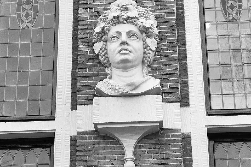 Stimmungsvolle Reiseansicht aus Amsterdam für Busreise Amsterdam mit 4-Sterne-Hotel – Route & Leistungen