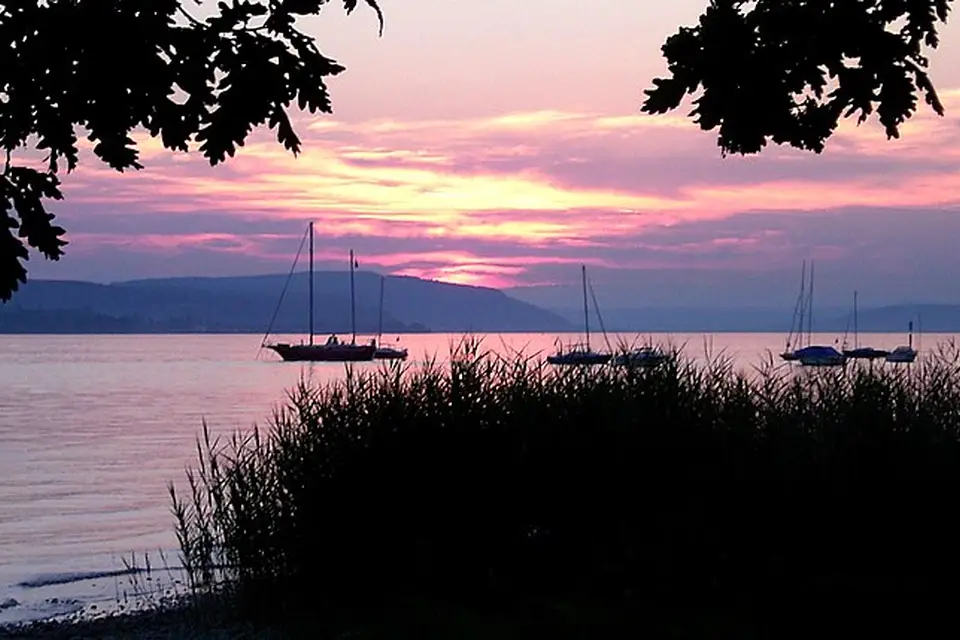 Stimmungsvolle Reiseansicht aus Bodensee für Erlebnisreise Bodensee mit dem Bus – Route & Leistungen