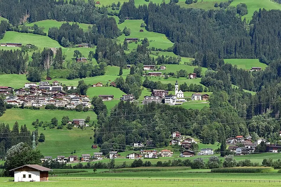 Landschaft und Sehenswürdigkeiten in Zillertal für Busreise Zillertal ab NRW – Dauer & Komfort