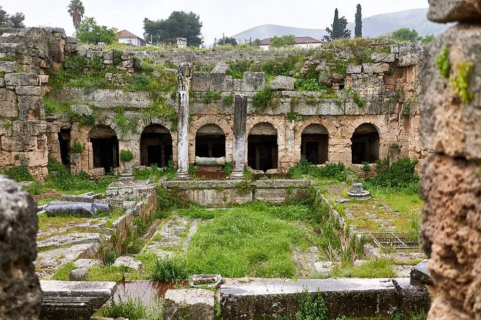 Stimmungsvolle Reiseansicht aus griechischem Festland für Busreise Griechisches Festland mit 4-Sterne-Hotel – Reisecheck