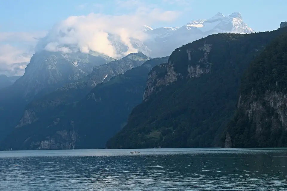 Landschaft und Sehenswürdigkeiten in Vierwaldstättersee für Busreise Vierwaldstättersee ab NRW – Reisecheck