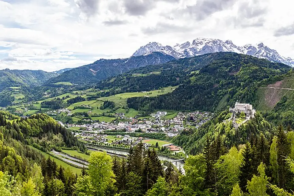 Landschaft und Sehenswürdigkeiten in Salzburg für Busreise Salzburg mit Schifffahrt – Reiseguide
