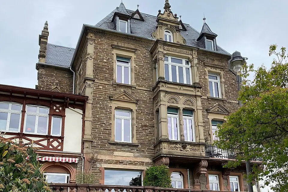 Stimmungsvolle Reiseansicht aus Mosel für Standortreise Mosel mit dem Bus – Reiseguide