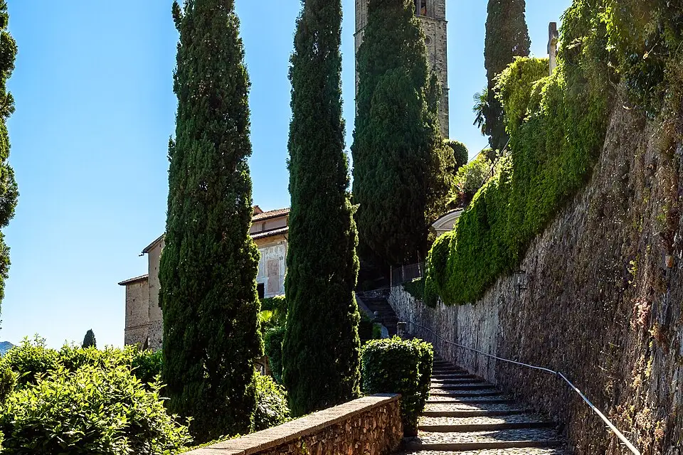 Landschaft und Sehenswürdigkeiten in Tessin für Busreise Tessin Angebote vergleichen – Reiseguide