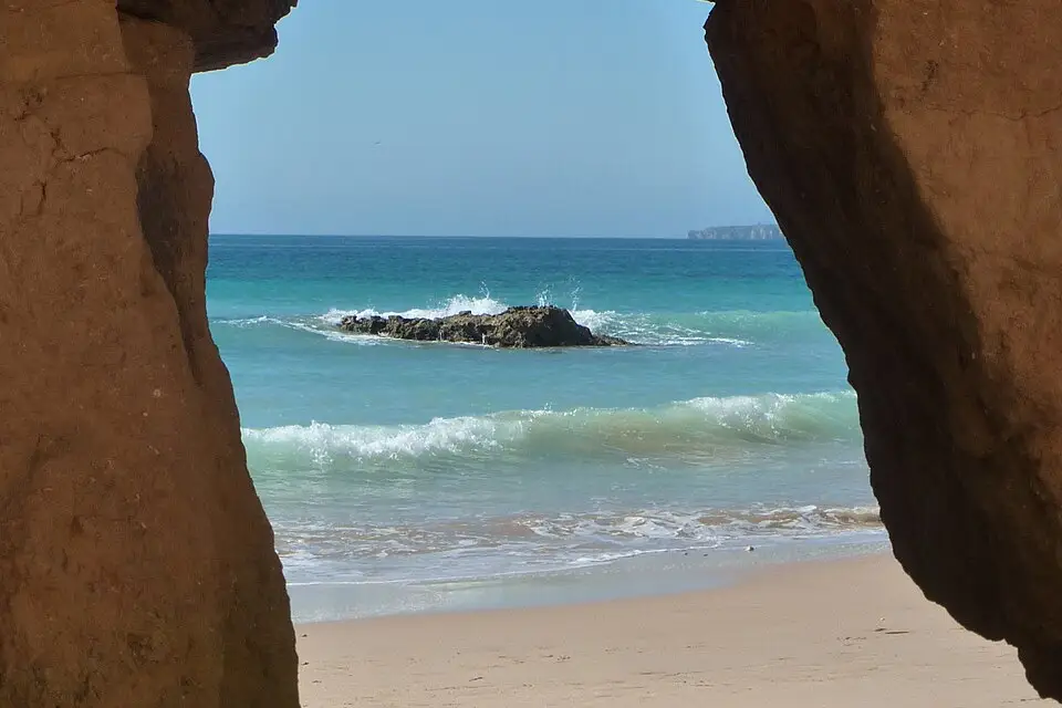 Authentischer Reisemoment in Algarve – passend zu Busreise Algarve mit 4-Sterne-Hotel – Tipps zur Auswahl